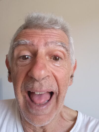 Alessandro di pasquale con espressione meravigliata 